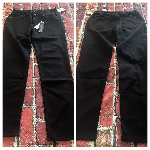 NWT DL1961 Coco Curvy Ankle jeans size 31
Pro 360 comfort stretch 
Inseam 30” - Picture 1 of 8